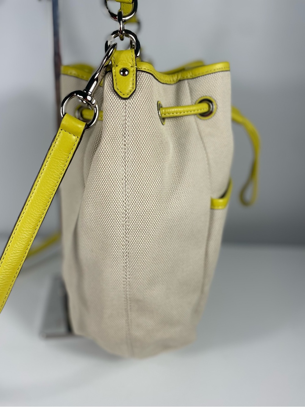 LOW START Coach Avery Canvas Drawstring Bucket Bag - Picture 9 of 12